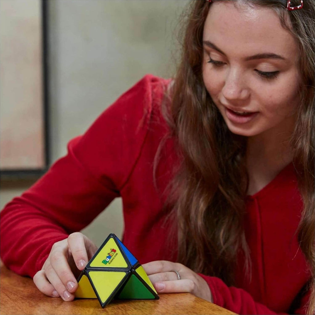 Cubo  Piramide Rubik´S Triangular, Rompecabezas 3D de Bolsillo - Jorcima Spa Venta Online